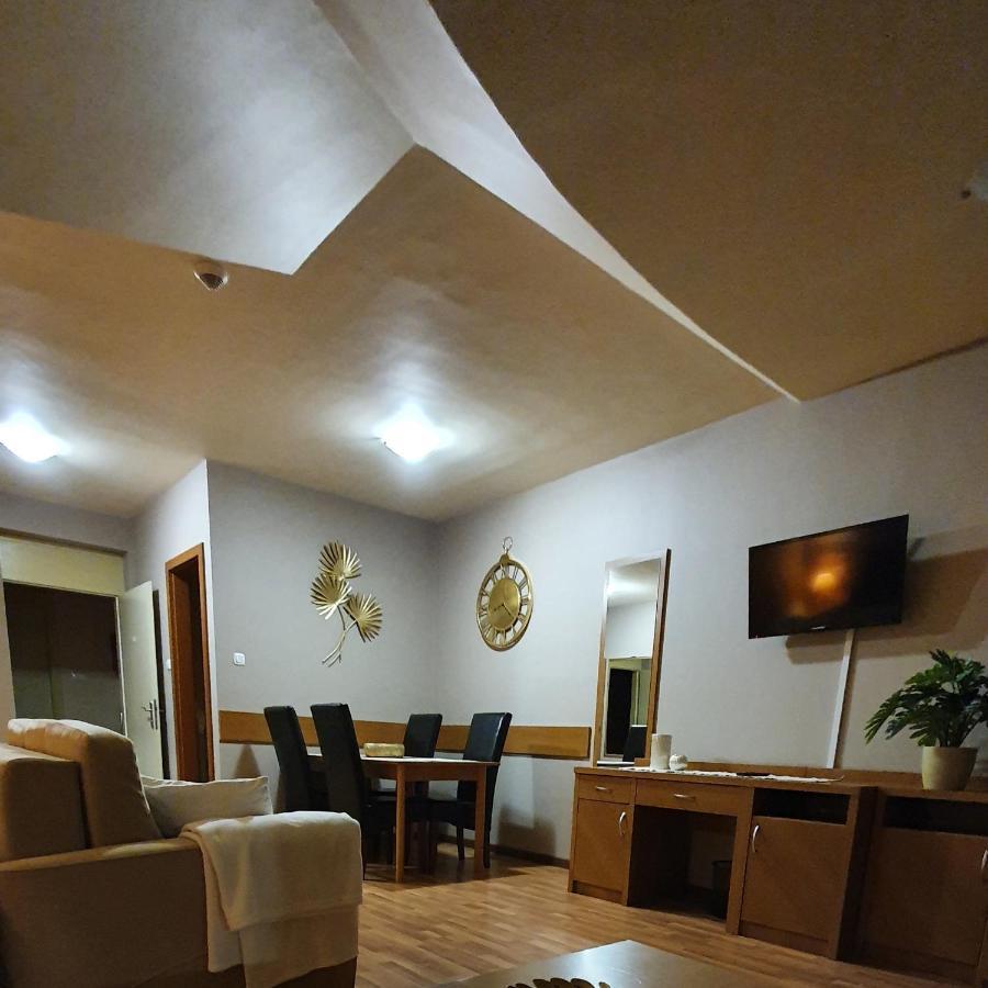 Relax Wellness Manzard Hajduszoboszlo Appartamento Esterno foto