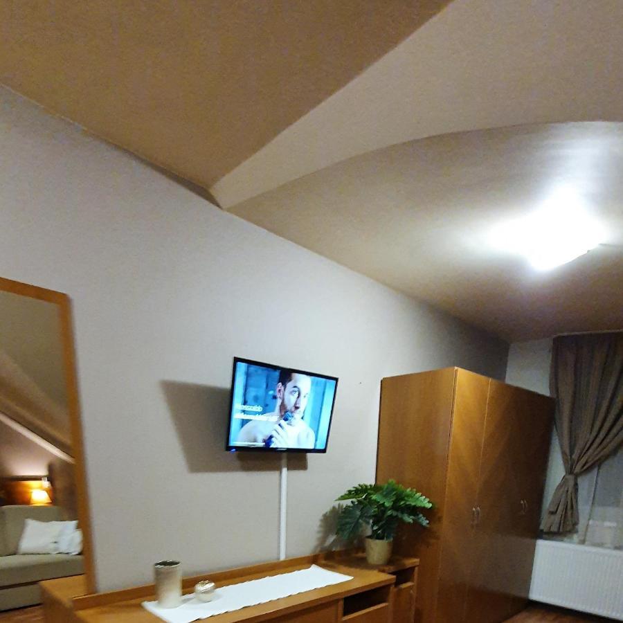 Relax Wellness Manzard Hajduszoboszlo Appartamento Esterno foto